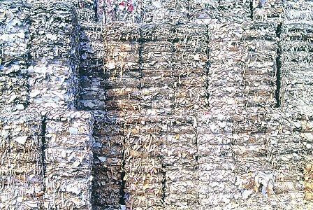 Altpapier-Stapel